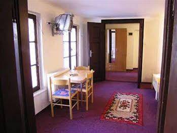 Hotell U Dvou Zlatych Klicu