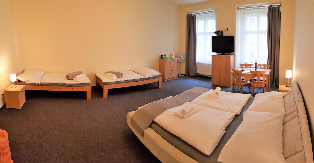 Hotell U Dvou Zlatych Klicu 3*