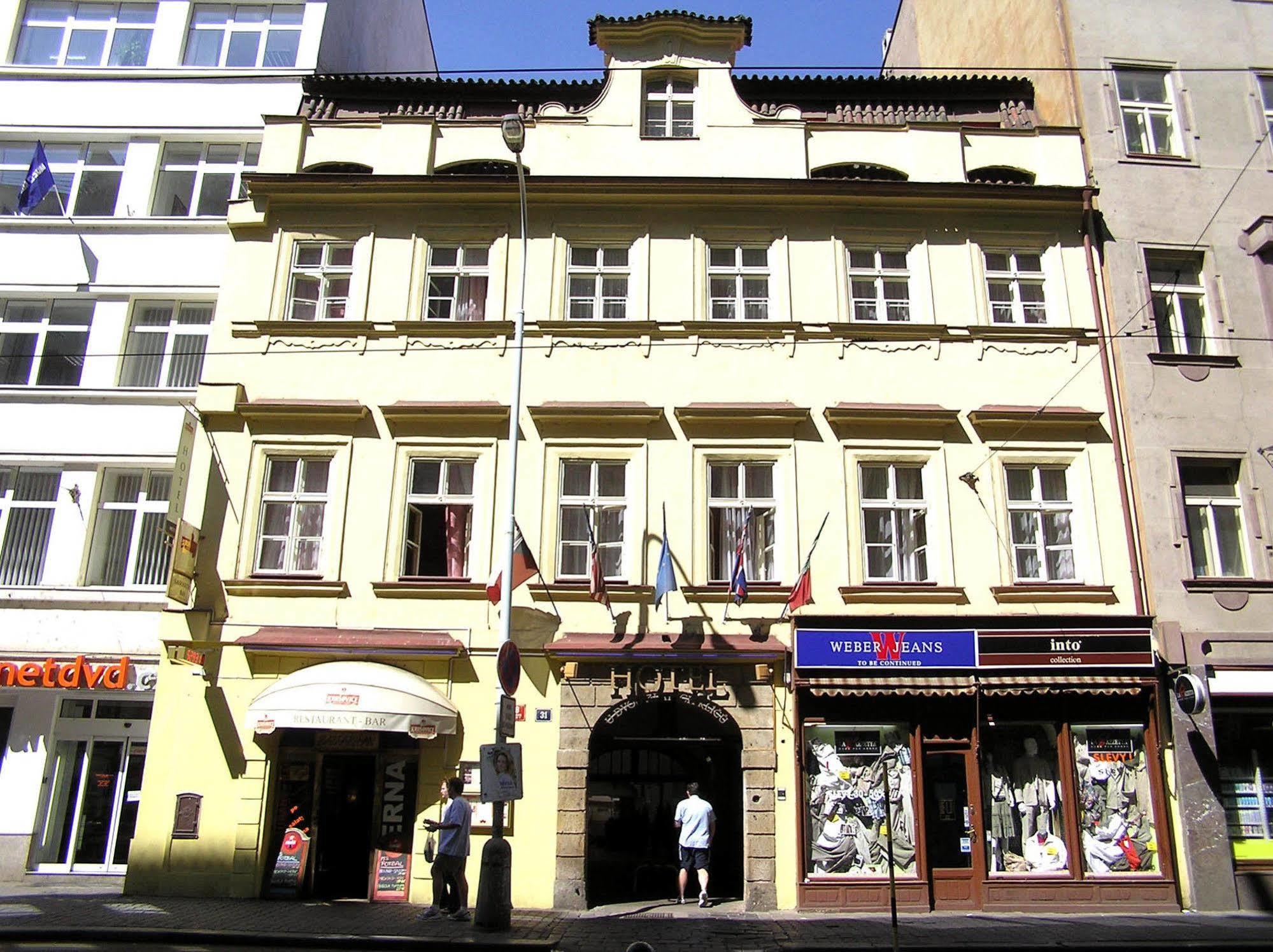 U Dvou Zlatych Klicu Hotell Prag